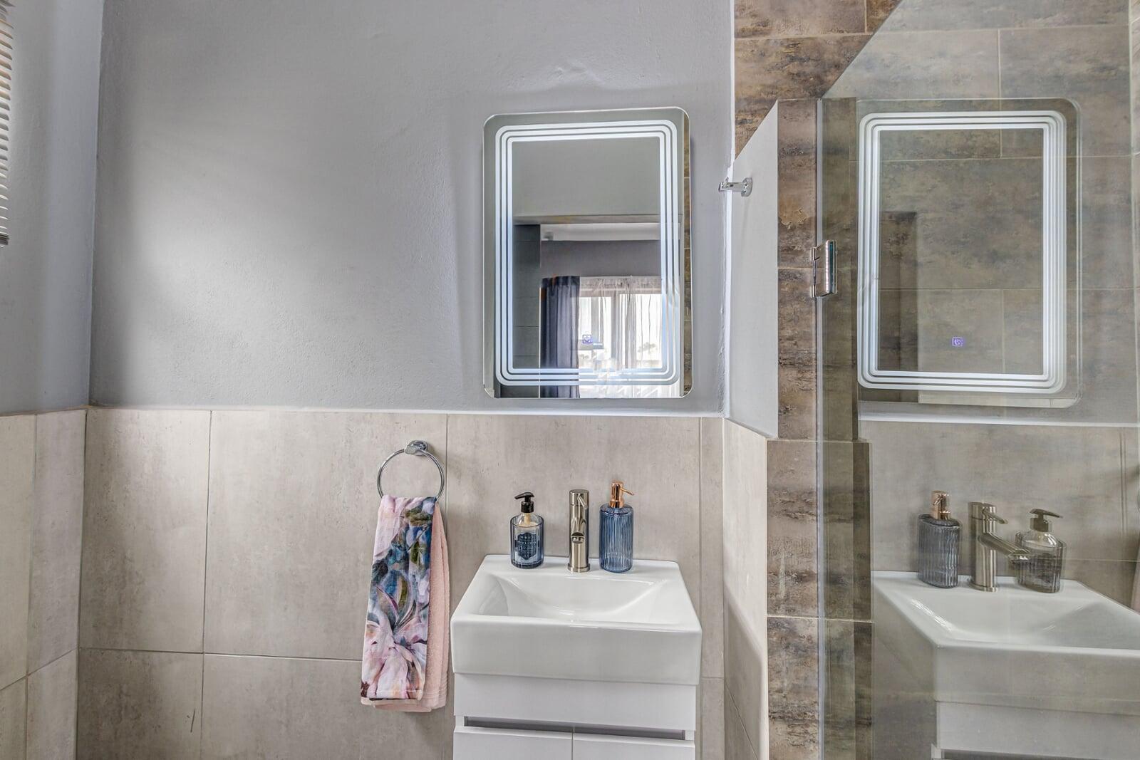 En-Suite Bathroom